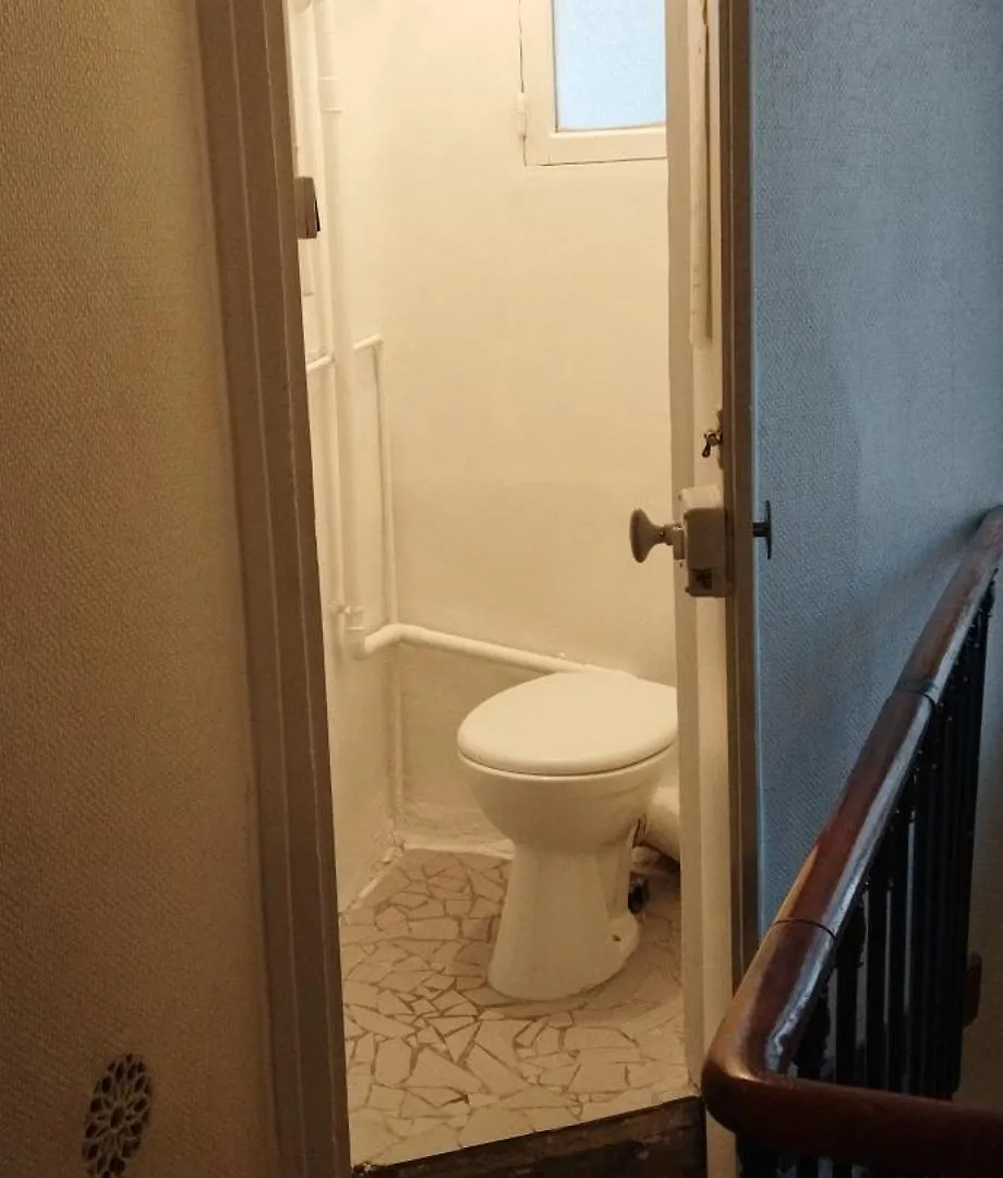 Petit Studio Renove Proche Place Republique 75011 Paris Apartment